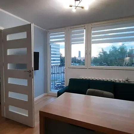Lägenhet Ostrowskiego 19 *